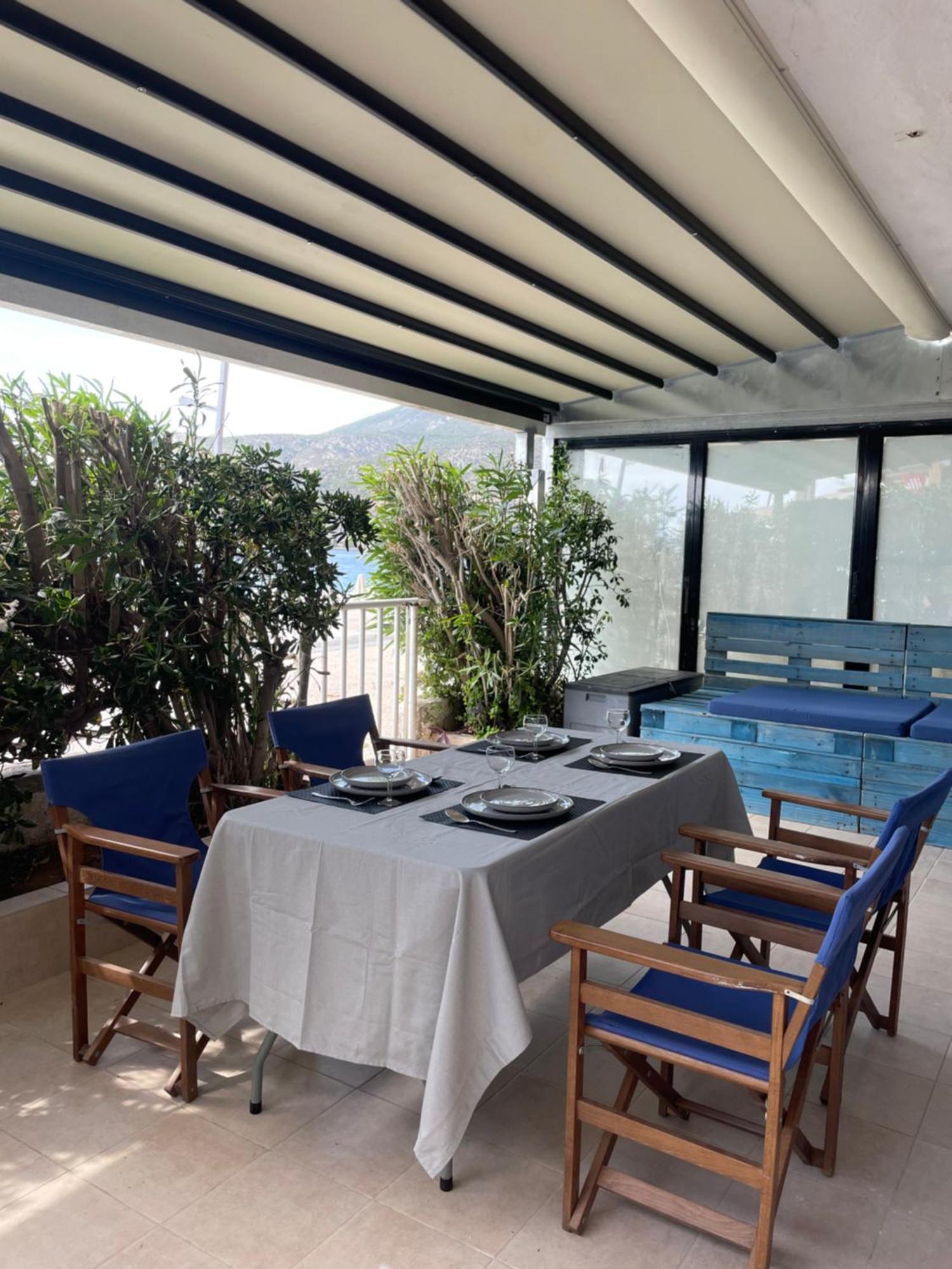 לוטראקי Sea La Vie - Beachfront Retreat מראה חיצוני תמונה