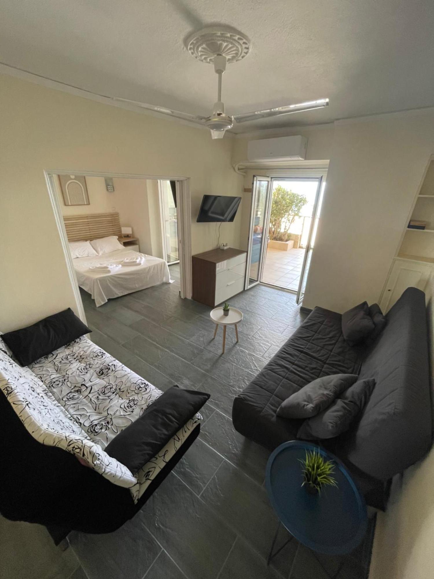 לוטראקי Sea La Vie - Beachfront Retreat מראה חיצוני תמונה