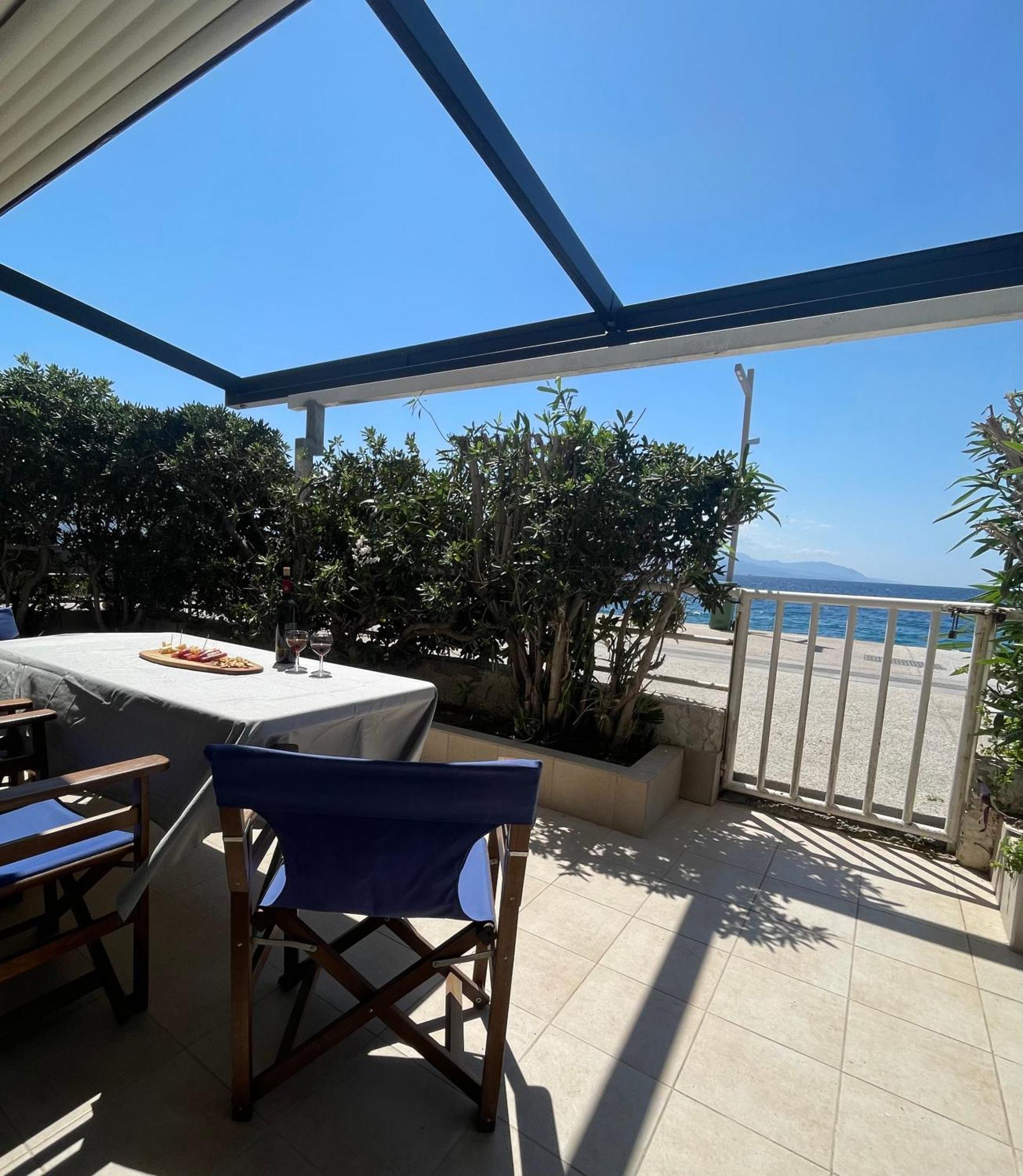 לוטראקי Sea La Vie - Beachfront Retreat מראה חיצוני תמונה