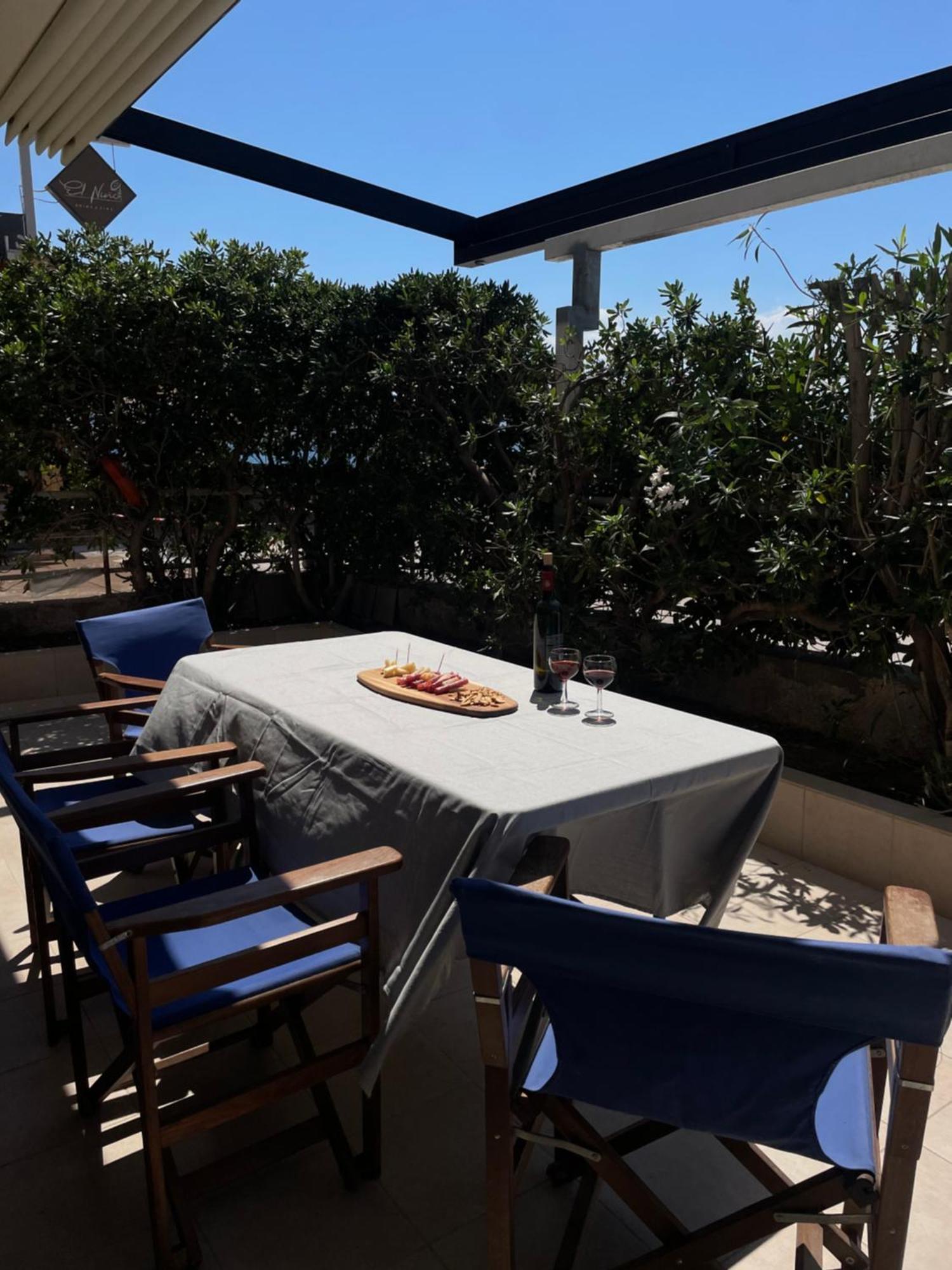 לוטראקי Sea La Vie - Beachfront Retreat מראה חיצוני תמונה