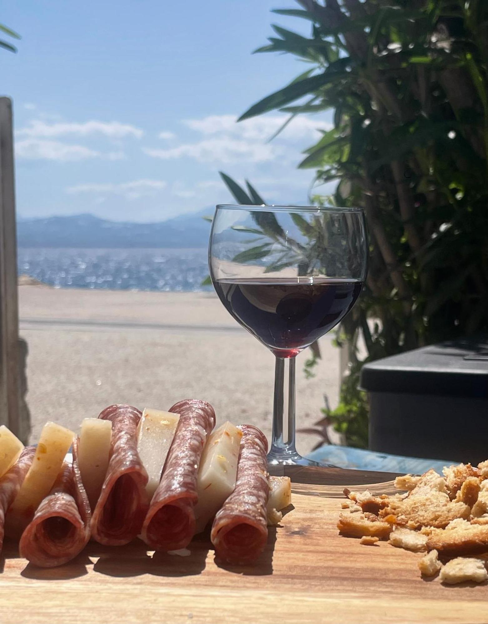 לוטראקי Sea La Vie - Beachfront Retreat מראה חיצוני תמונה